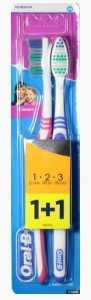 Зубная щетка Oral-B Classic 40 средняя жесткость х2 - фото